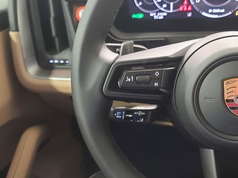 New 2026 Porsche Cayenne image 17