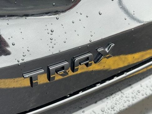 Used 2024 Chevrolet Trax RS w/ Sunroof Package image 46