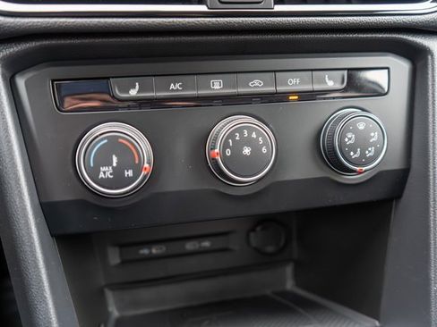 Used 2022 Volkswagen Taos SE image 27