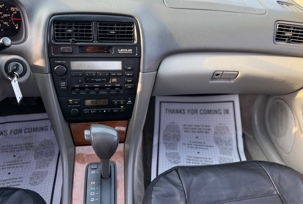 Used 1998 Lexus ES 330 w/ Leather Trim Pkg FWD image 10