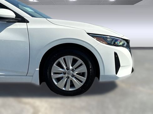 Used 2025 Nissan Sentra S image 10