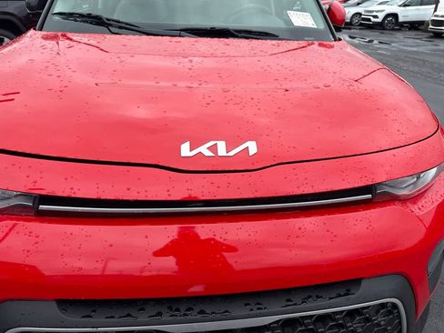 Used 2022 Kia Soul LX FWD image 8