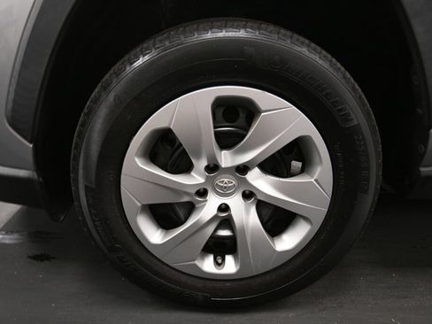 Used 2021 Toyota RAV4 LE w/ Carpet Mat Package (TMS) AWD/4WD image 32