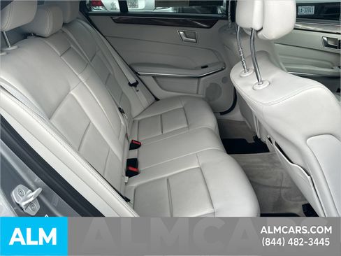 Used 2015 Mercedes-Benz E 250 BlueTEC Sedan image 17