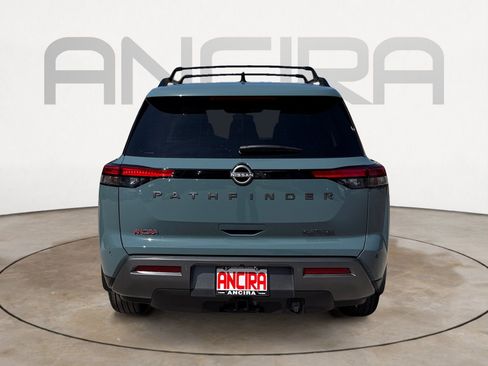 New 2026 Nissan Pathfinder Platinum image 9