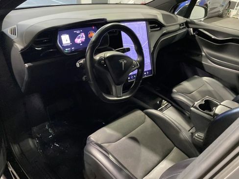 Used 2018 Tesla Model X 75D image 10