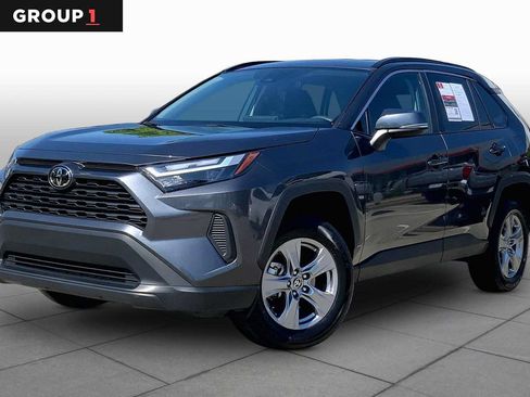 Used 2025 Toyota RAV4 XLE FWD image 1