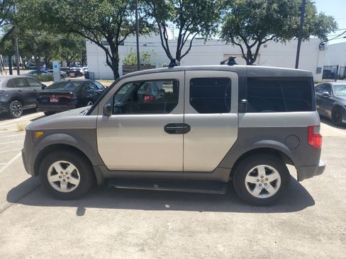 Used 2004 Honda Element EX image 3