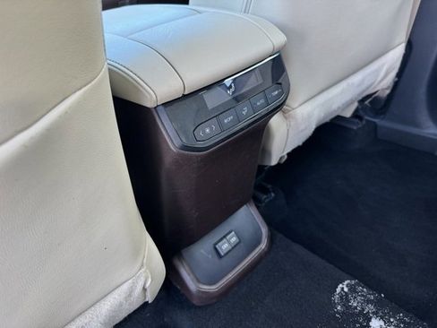 Certified 2022 Toyota Highlander XLE image 9