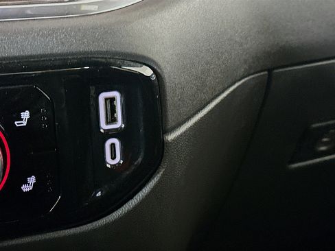 Used 2024 GMC Sierra 1500 Elevation image 25