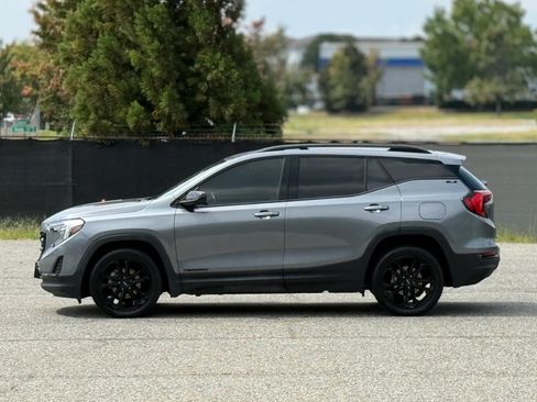 Used 2021 GMC Terrain SLE w/ Driver Convenience Package FWD image 8