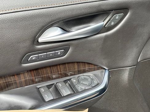 Used 2024 Cadillac XT4 Premium Luxury FWD image 30