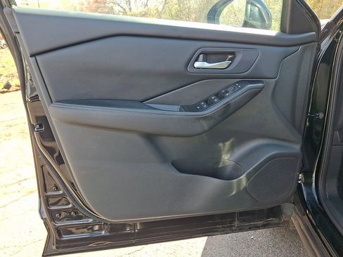 Used 2024 Nissan Rogue SV AWD/4WD image 13