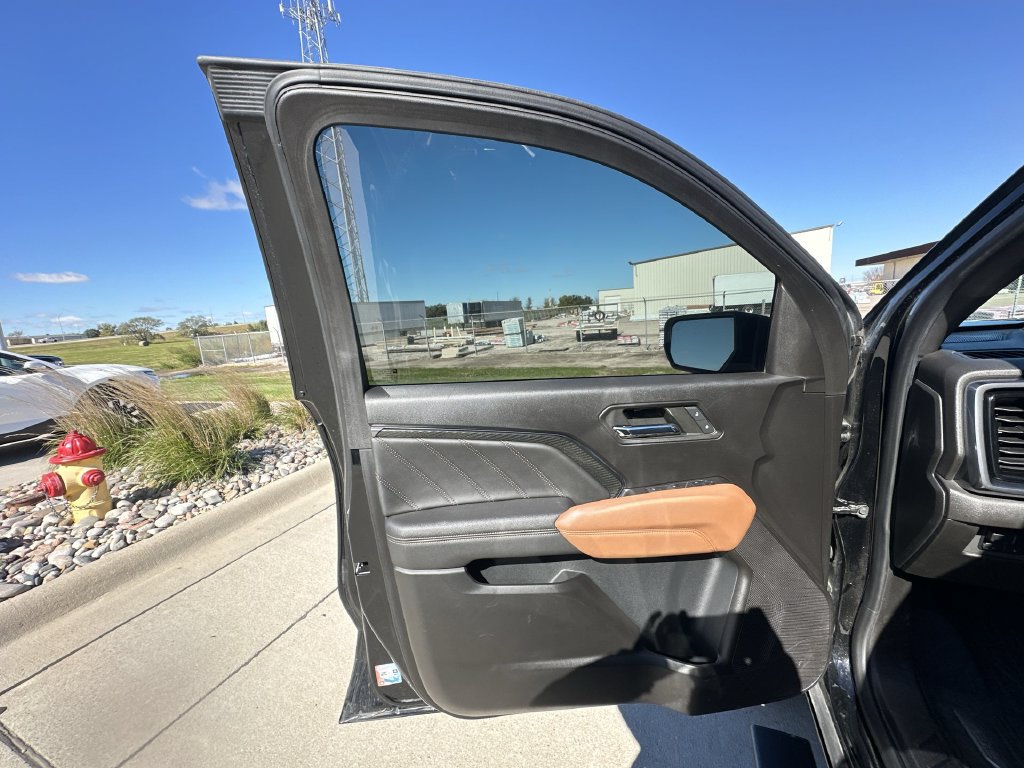 Certified 2023 GMC Canyon AT4 w/ Technology Package AWD/4WD image 23