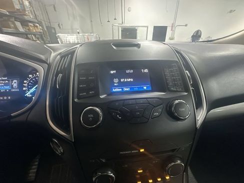 Used 2018 Ford Edge SEL FWD image 16