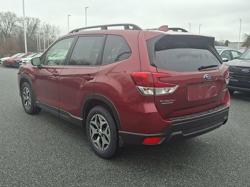 Certified 2023 Subaru Forester Premium image 6