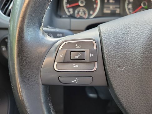 Used 2017 Volkswagen Tiguan SEL image 29