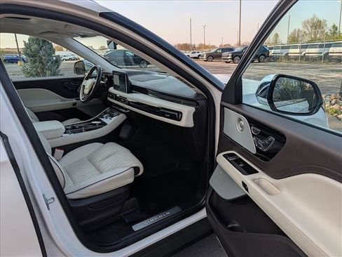 Used 2022 Lincoln Aviator Black Label w/ Dynamic Handling Package image 13