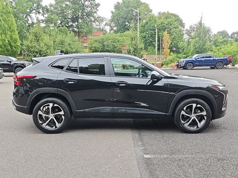 Used 2024 Chevrolet Trax RS w/ Driver Confidence Package FWD image 7