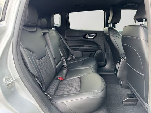 New 2026 Jeep Compass Latitude image 13