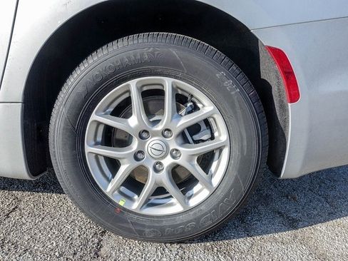 New 2026 Chrysler Pacifica Select image 7