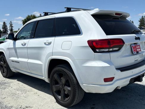Used 2015 Jeep Grand Cherokee Altitude RWD image 7