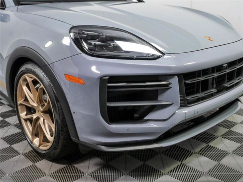 Certified 2024 Porsche Cayenne Turbo GT AWD/4WD image 39