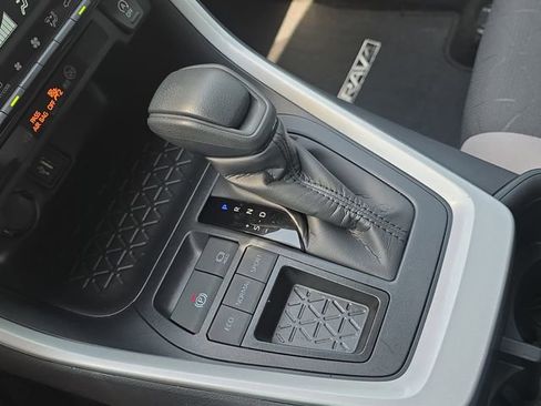 Used 2025 Toyota RAV4 XLE w/ Convenience Package FWD image 26
