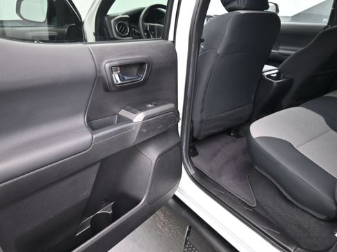 Used 2023 Toyota Tacoma TRD Off-Road AWD/4WD image 19
