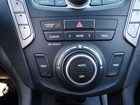 Used 2013 Hyundai Santa Fe Limited w/ Technology Pkg FWD image 38