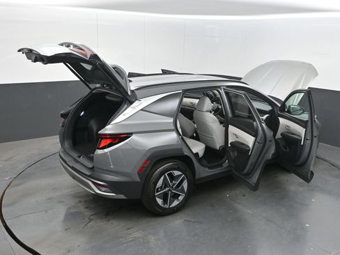 Used 2025 Hyundai Tucson SEL FWD image 46