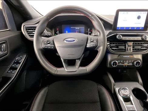 Used 2025 Ford Escape ST-Line FWD image 8
