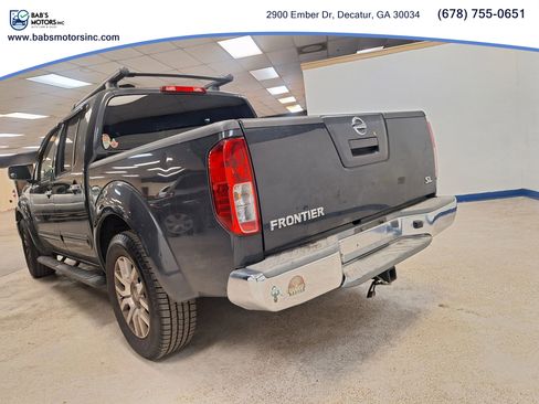 Used 2012 Nissan Frontier SL w/ Moonroof Pkg image 10