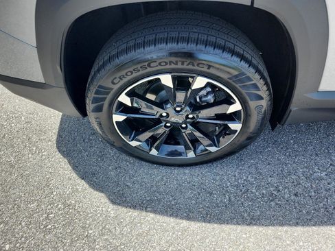 Certified 2025 Chevrolet Equinox RS w/ Safety and Technology Package AWD/4WD image 6