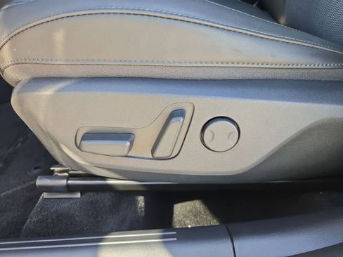 Certified 2023 Kia Niro EX image 16