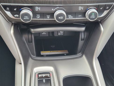 Certified 2018 Honda Accord Touring image 18