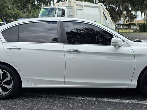 Used 2017 Honda Accord EX-L image 8
