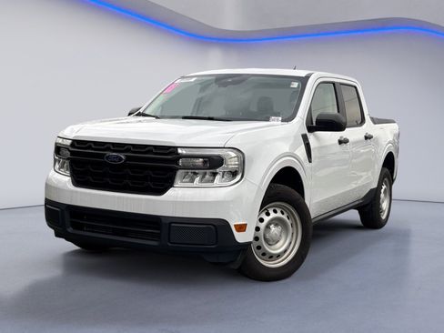 Used 2022 Ford Maverick XL image 2