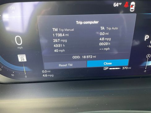 Used 2025 Volvo V60 B5 Cross Country Plus image 41