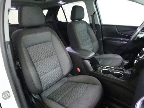 Used 2018 Chevrolet Equinox LT w/ Sun & Infotainment Package FWD image 12