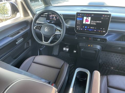Certified 2025 Volkswagen ID. Buzz Pro S image 12