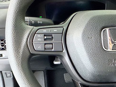 Certified 2025 Honda Accord LX image 11