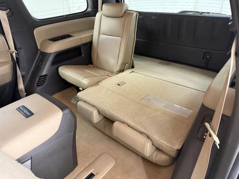 Used 2011 Toyota Sequoia Platinum image 22
