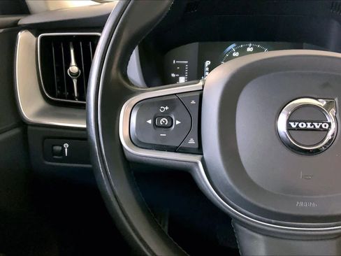Used 2019 Volvo XC60 T6 Momentum w/ Premium Package image 23