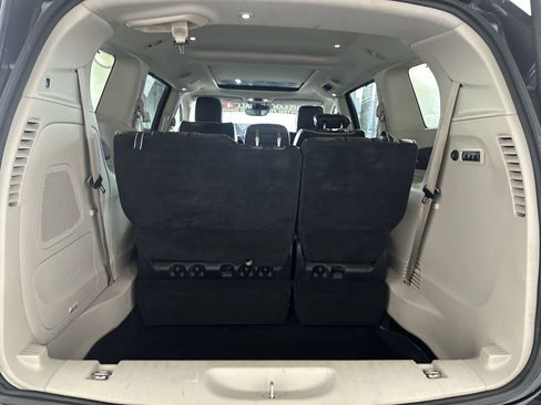 Used 2022 Chrysler Pacifica Limited image 27