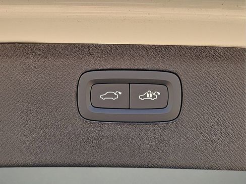 New 2026 Volvo XC90 B5 Core image 13