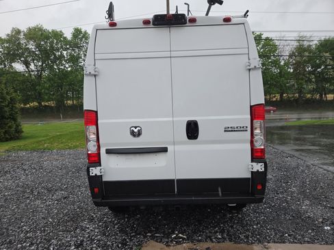 New 2025 RAM ProMaster 2500 w/ Convenience Group FWD image 15
