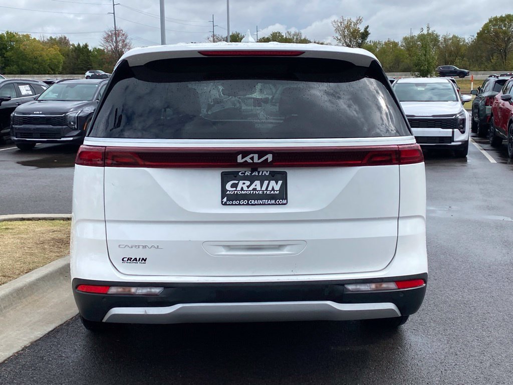 Certified 2024 Kia Carnival LX FWD image 6