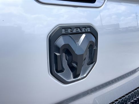 Used 2022 RAM 2500 Big Horn w/ Level B Equipment Group AWD/4WD image 32