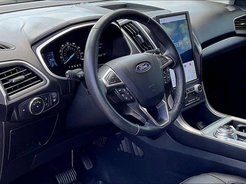 Used 2021 Ford Edge SEL w/ Convenience Package FWD image 8